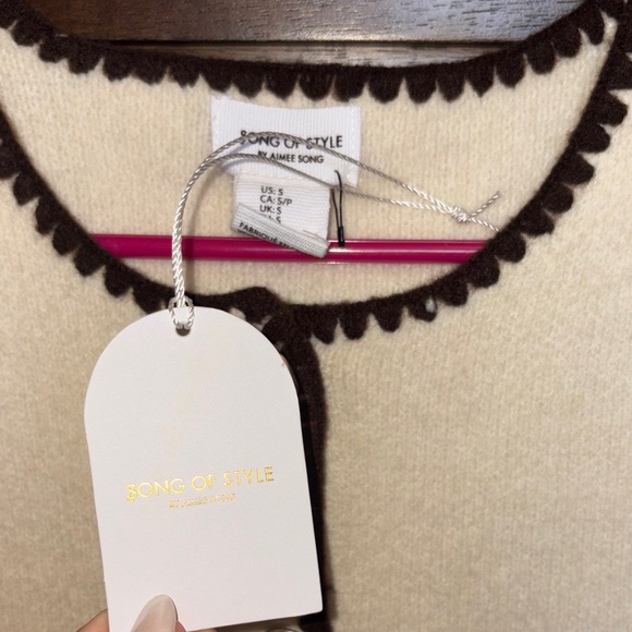 Brand New Cream Knit Button Vest with Brown Trim - Picture 2 of 3